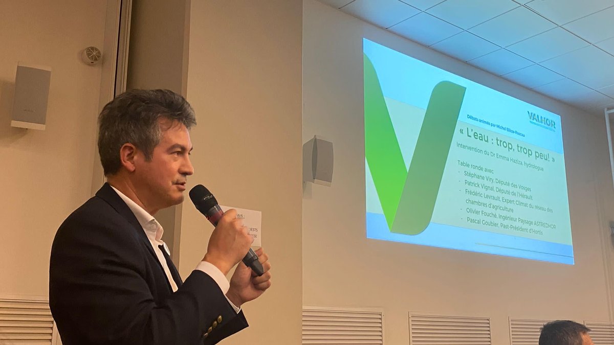 qualiteplantes's tweet photo. @qualiteplantes était présente à l’assemblée générale de @val_hor qui a eu lieu à Paris ce mercredi.
L’occasion pour notre président Michel Nicou de participer à la #tableronde organisée par l’#interprofession sur le thème : « L’#eau: trop, trop peu! » https://t.co/pgAEnyRC5w