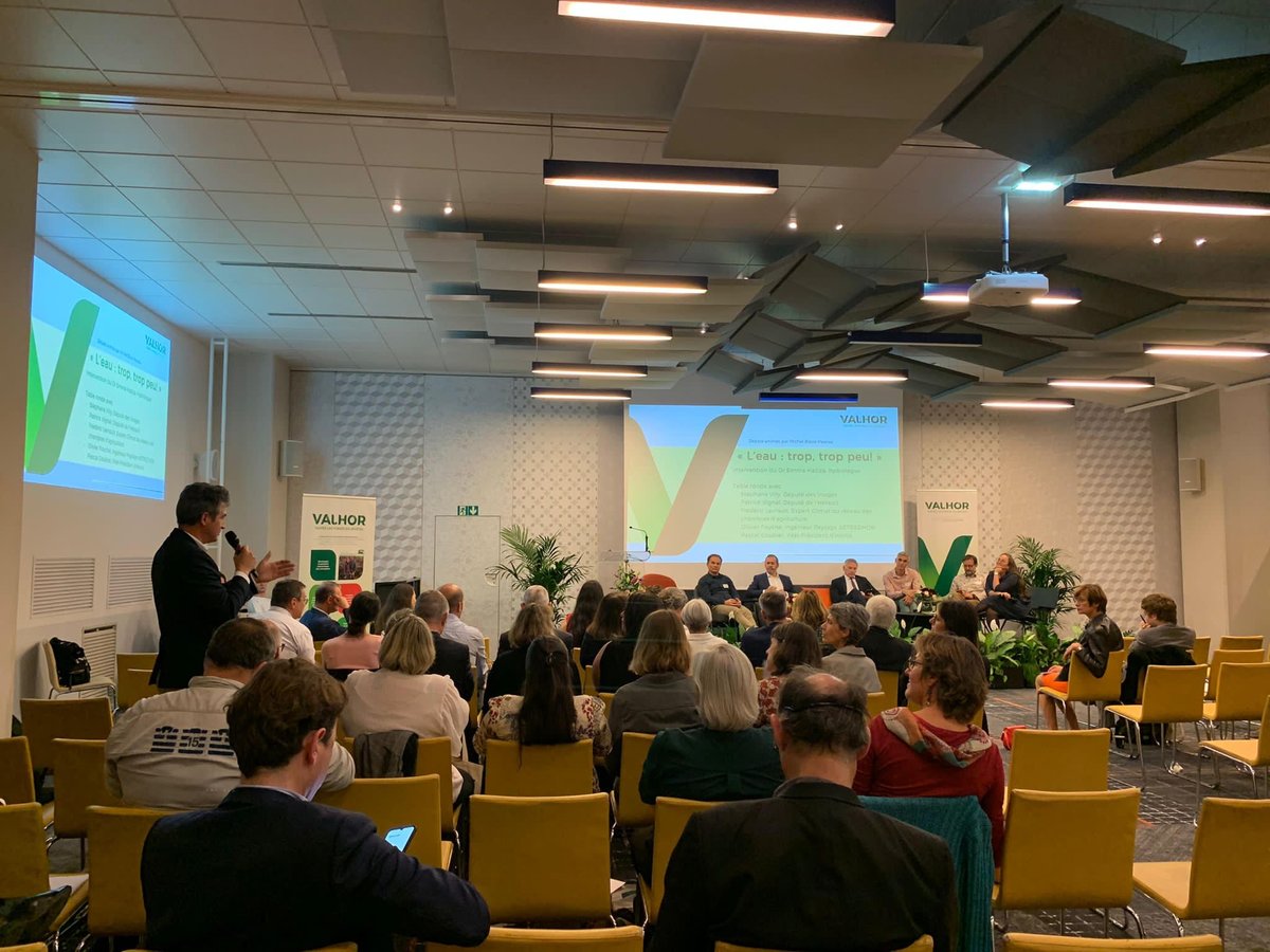 qualiteplantes's tweet photo. @qualiteplantes était présente à l’assemblée générale de @val_hor qui a eu lieu à Paris ce mercredi.
L’occasion pour notre président Michel Nicou de participer à la #tableronde organisée par l’#interprofession sur le thème : « L’#eau: trop, trop peu! » https://t.co/pgAEnyRC5w