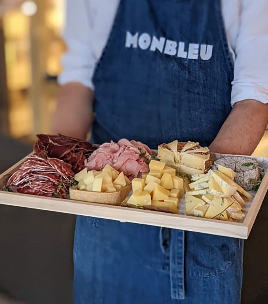 creapills's tweet image. À Paris, le restaurant Monbleu vous propose raclette… à volonté. Histoire de préparer votre corps pour cet hiver

Plus d’infos : bit.ly/3yYIQKD