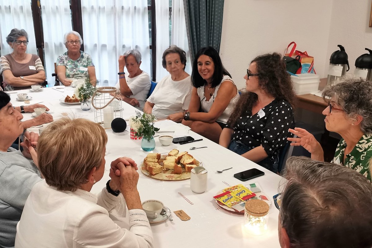 grupo_ssi's tweet photo. #CaféConAlexa
Un proyecto de @DSSLagunkoia con @APTEStecsocial que busca explorar los altavoces inteligentes con #personasmayores de dos asociaciones de #Donostia: Aterpea y Guardaplata.
#EquidadDigital #OnKIDE #ServicioMunicipalApoyoAAPPMM #GrupoSSI
Con @BegoCallejaC https://t.co/JXgKSO68ZO
