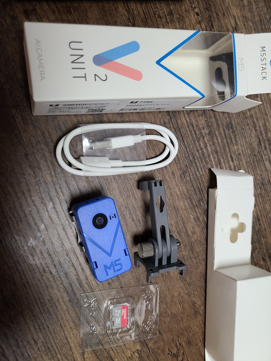 byebye_katakori's tweet photo. 開封の儀！ちっちゃくてかわいい～～！！
#M5Stack #UnitV2 #AIカメラ #IoT https://t.co/sOfzLkbChl