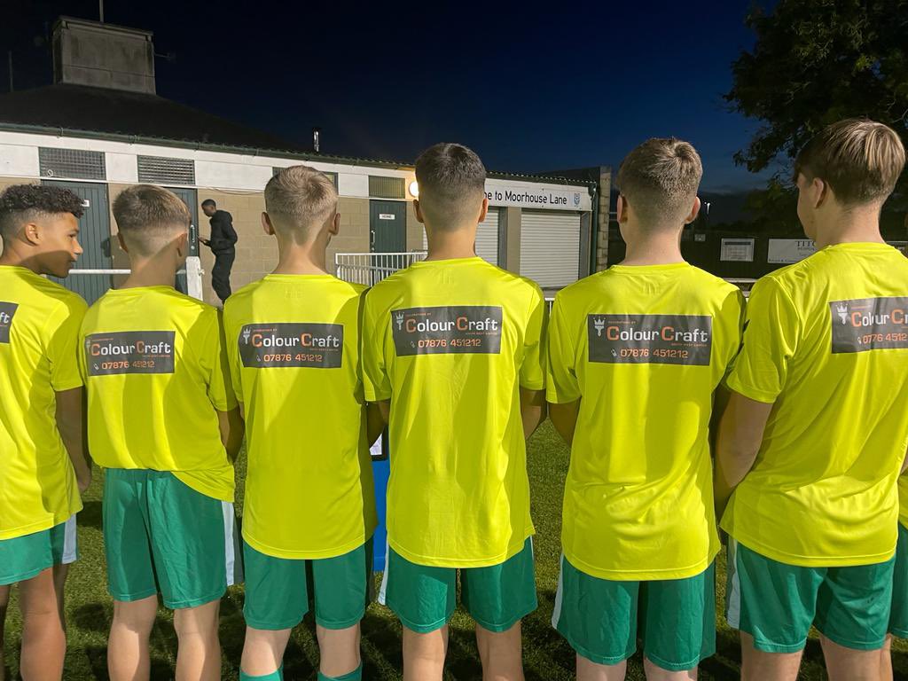 colourcraftsw's tweet image. Happy to see our Sponsored warm up tops on show yesterday.
Best of luck to Hengrove U18’s for the coming season 👏🏼👏🏼👏🏼
#grassroots #football #sponsorship