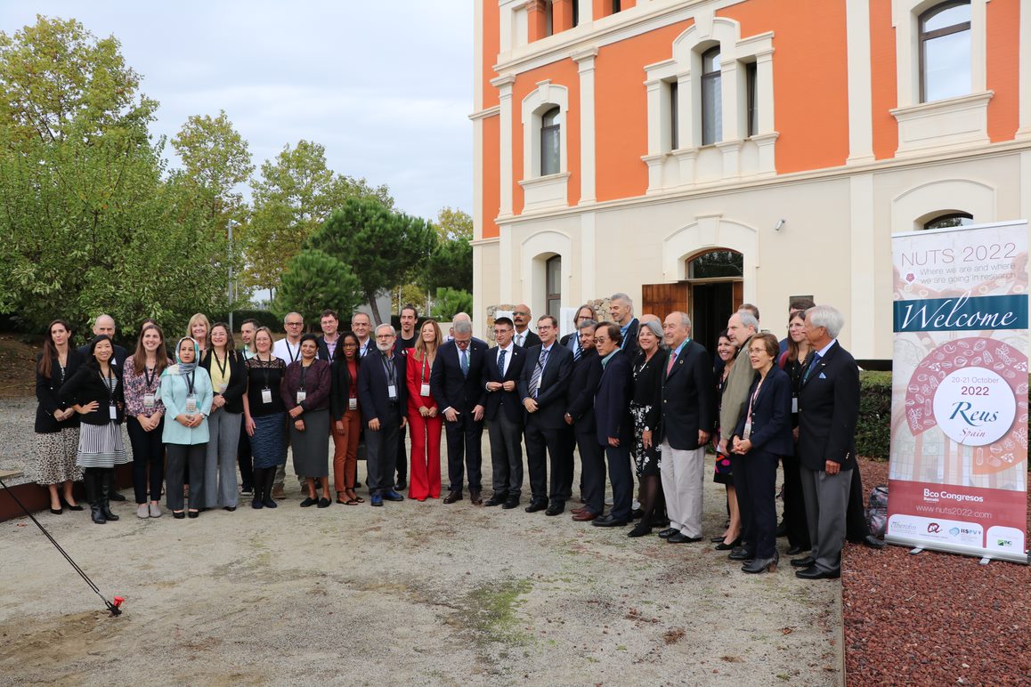irbcatsud's tweet photo. L’investigador de l’#IISPV i catedràtic de la URV @JordiSalasSalva inaugura el #NUTS2022, que reuneix a Reus experts i expertes del món de la recerca en salut i fruita seca. @INC_NutFruit @CIBER_OBN

📷Acte inaugural del cicle de conferències Nuts 2022 https://t.co/RJsZTuAbvY