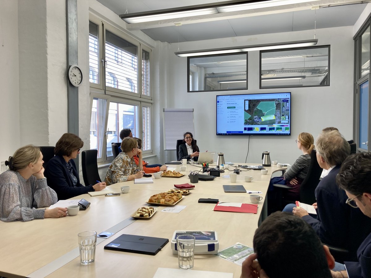YaraEurope's tweet photo. Representatives of @landbrukogmat, the 🇳🇴 Ministry of #Agriculture and #Food, visited our Digital Ag Solutions Berlin Hub 🇩🇪. 

The team demonstrated how digital tools help enable best practices in #nutrient management, leading the #sustainable farming transformation. https://t.co/HswjEeo1m6