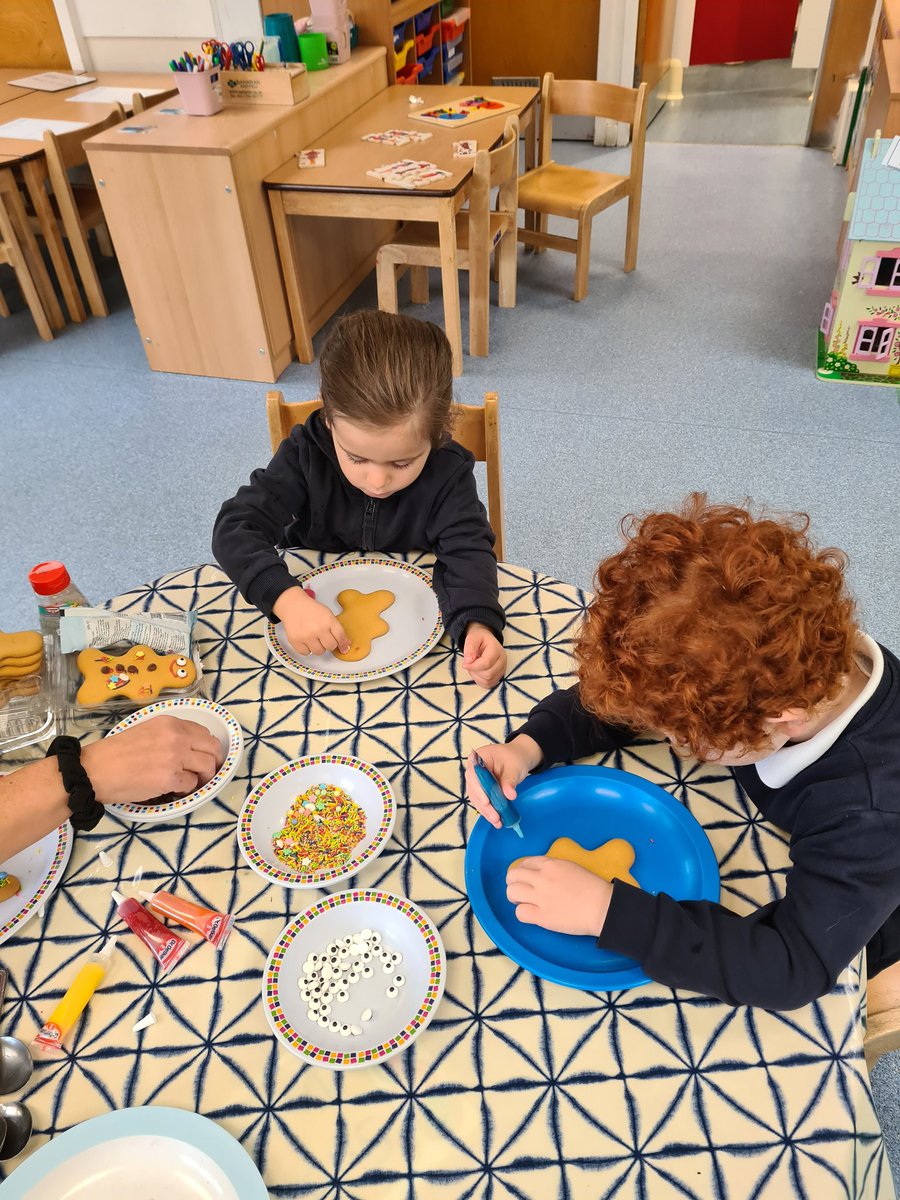 e1_sttherese's tweet photo. We have been listening to the story of The gingerbread man. We bought the ingredients to decorate some. We used our fine motor skills and new vocabulary to help make our own.#englishstannesgae1@stannesgae1 https://t.co/r0nh21zNEf