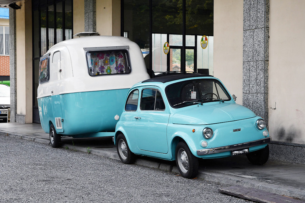 500clubitalia's tweet photo. Come una lumachina che porta in giro la sua casetta, la 𝟱𝟬𝟬 𝗰𝗼𝗻 𝗿𝗼𝘂𝗹𝗼𝘁𝘁𝗲 è il sogno di molti viaggiatori, per scoprire il mondo in modalità #SlowDrive🐌💙.
#Foto di Maurizio Boi.
#fiat500clubitalia #fiat500 #italy #cars #welovecars https://t.co/ylH8o6yp7u