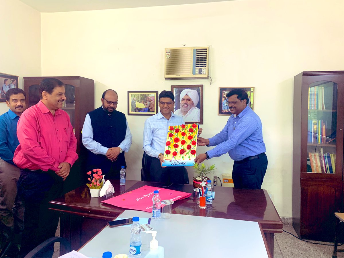 Dir_Education's tweet photo. “If we include some   Values in our educational system, we will turn out human beings who will have love &amp; compassion in their heart for other human beings!”

Today, DE @gupta_iitdelhi visited @darshanacademy1 exploring opportunities!
#TeachPeaceReachPeace https://t.co/svdvS7reRD