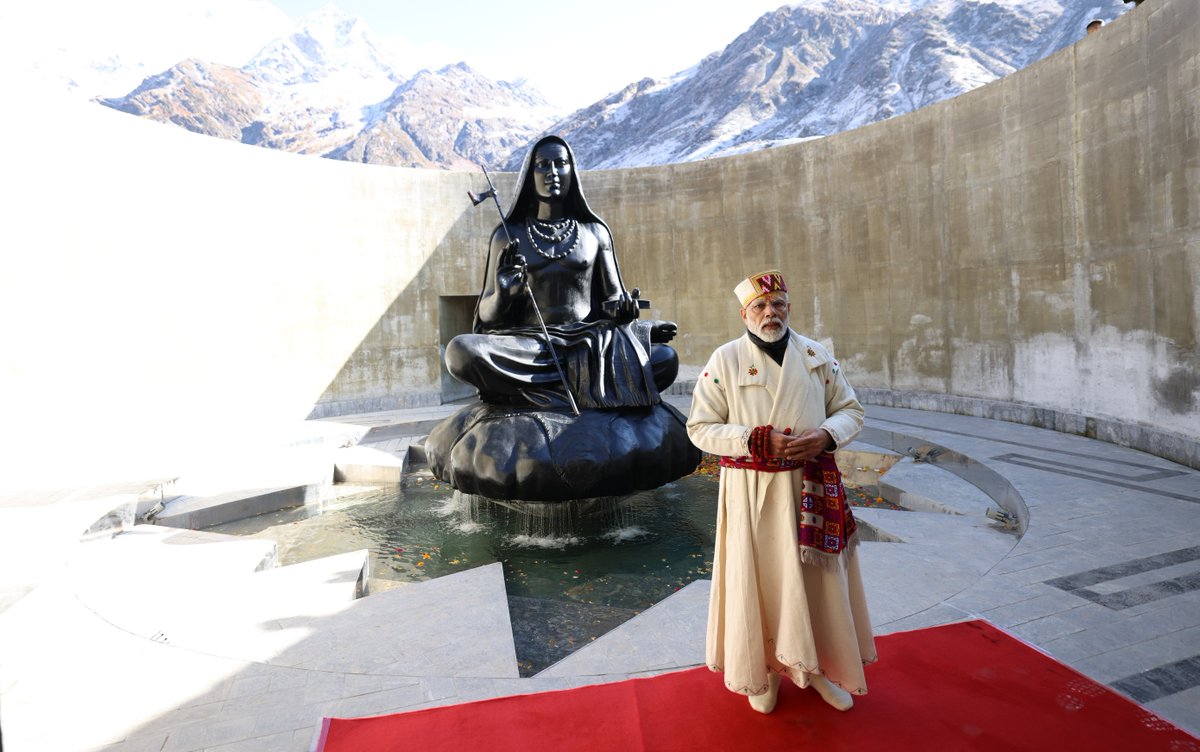 Earlier today, I went to the Sri Adi Shankaracharya Samadhi. I also had the opportunity to interact with the Shramjeevis working on the restoration work in Kedarnath.