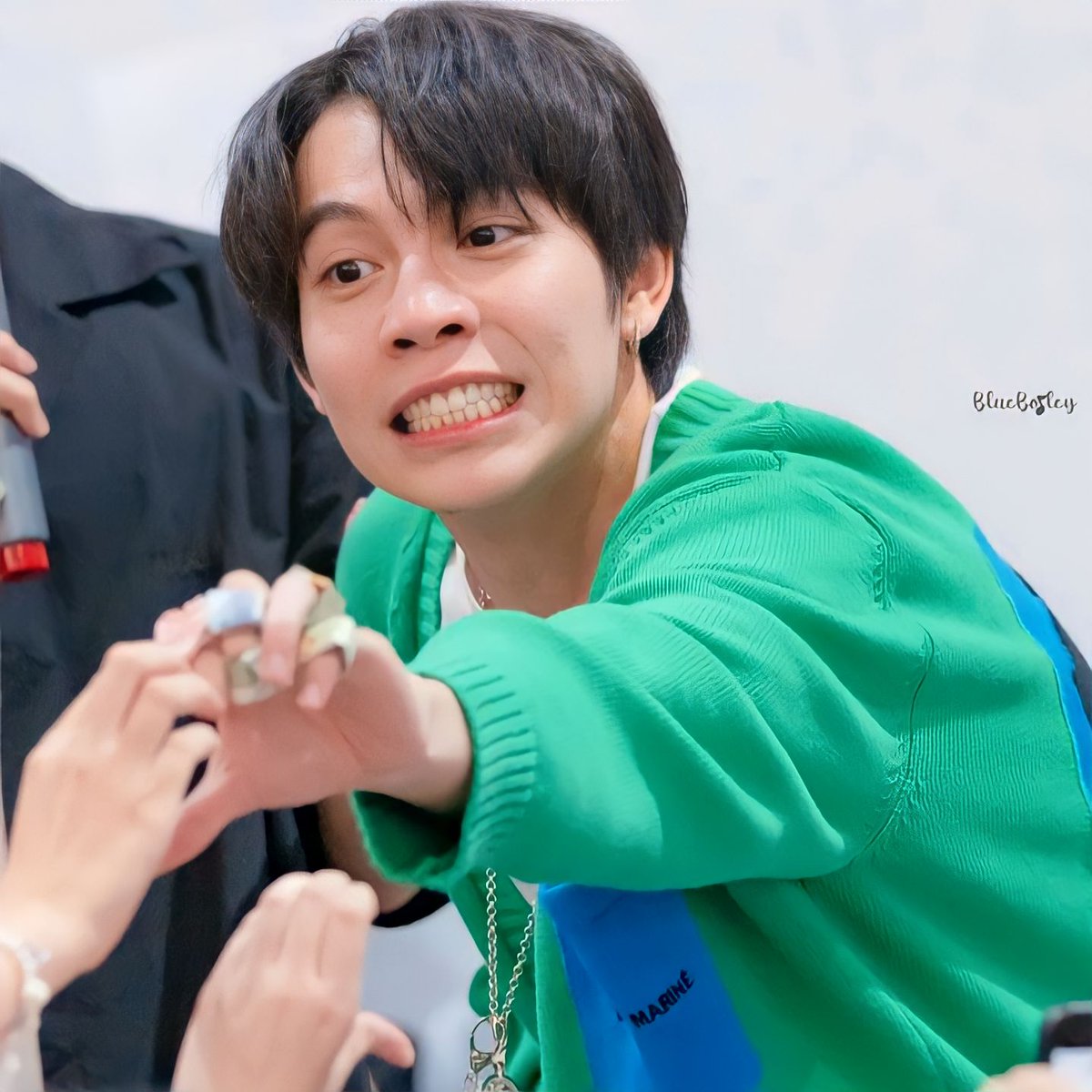 firstkhaolyy's tweet photo. OMG SO CUTEEE 😭 https://t.co/qByXPSSRqj
