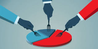 قوانين المنافسة في السوق  :

إذا كان منافسك  ينافسك  بالسعر، فلا تنافسه بالسعر، نافسه بالجودة في حالة تساوي السعر 

إذا كان منافسك  ينافسك بالجودة فاقضى عليه بالسعر،
في حالة تساوي الجودة 

إذا كان منافسك  ينافسك بالسعر والجودة  فنافسه بخدمة عملاء رائعة