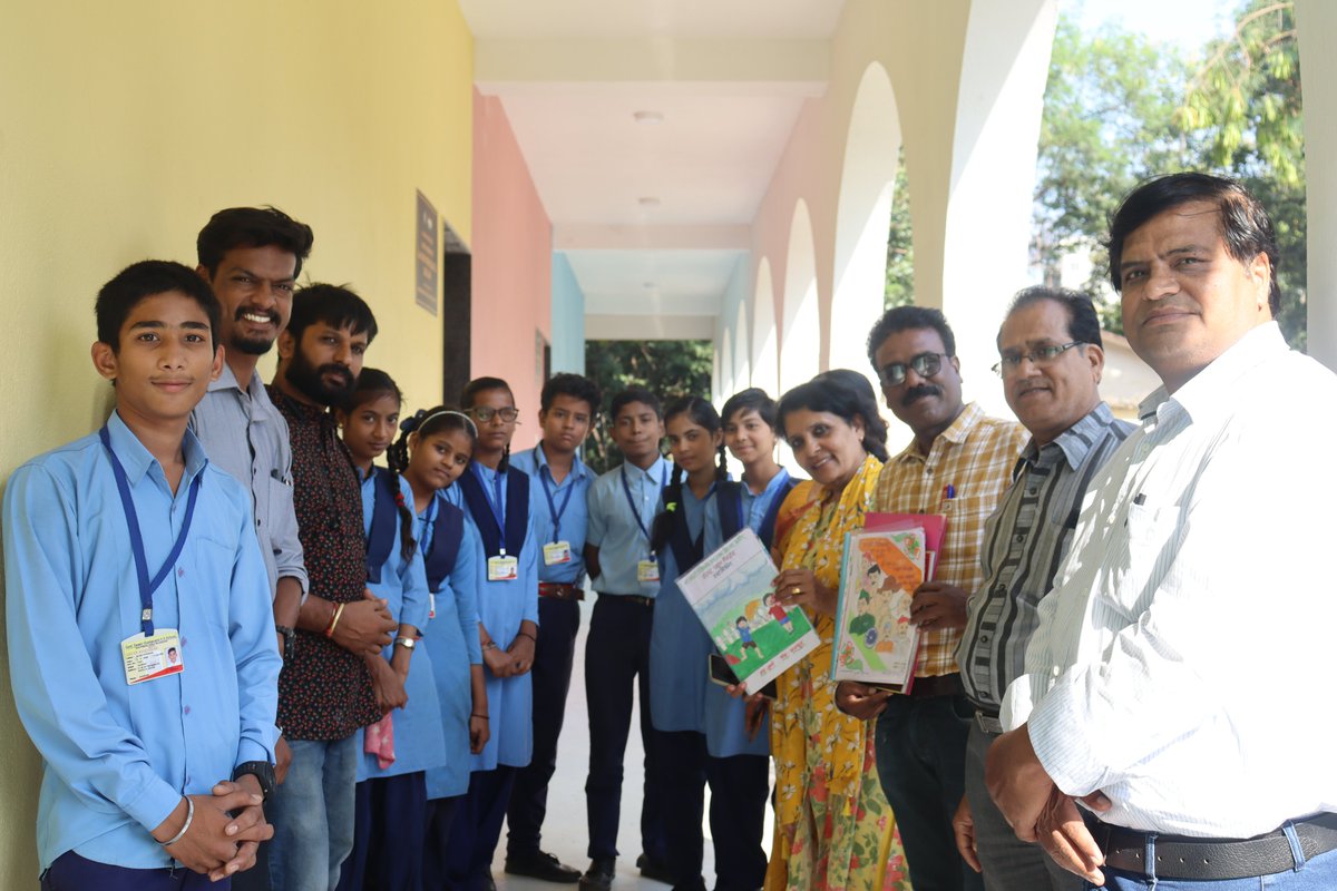 Extrachildhood's tweet photo. Team ExtraChildhood Visited EFA School, Indore and we interacted with the staff and also explored some amazing talent from EFA school kids.
@CP_INDORE @SwachhIndore @projsindore @IndoreCollector @jdjsindore @efaschool_mp https://t.co/BUkhwpNtta