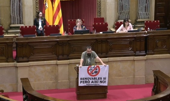 danicornella's tweet photo. ✅️ Sí a les renovables 
❌️ No a deixar la planificació de les renovables en mans de les corporacions energètiques que ens roben cada mes amb les seves factures (Endesa, Iberdrola...) https://t.co/9phs3Wauhz