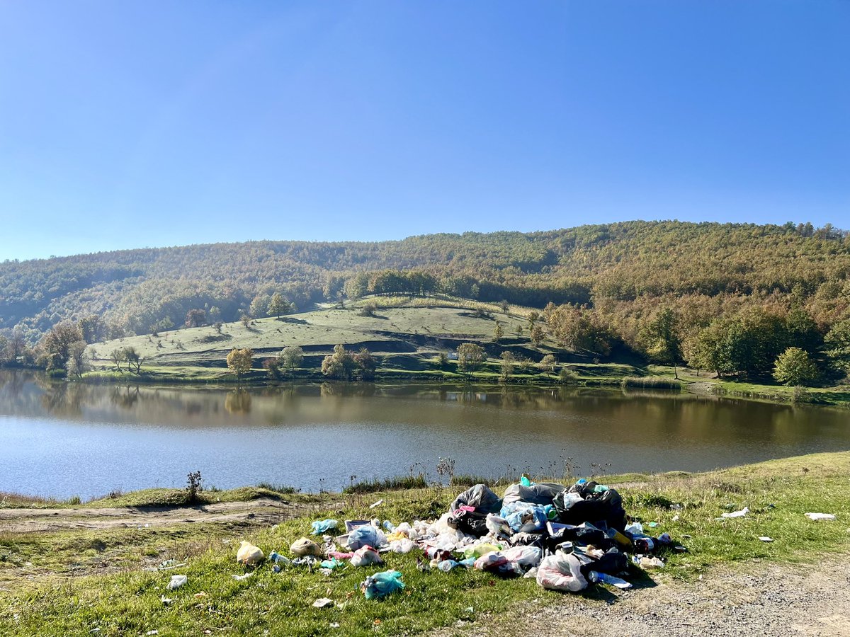 Varet prej ciles pozite e sheh; 3 apo 1x. 21 tetor, Livoq - Gjilan.
