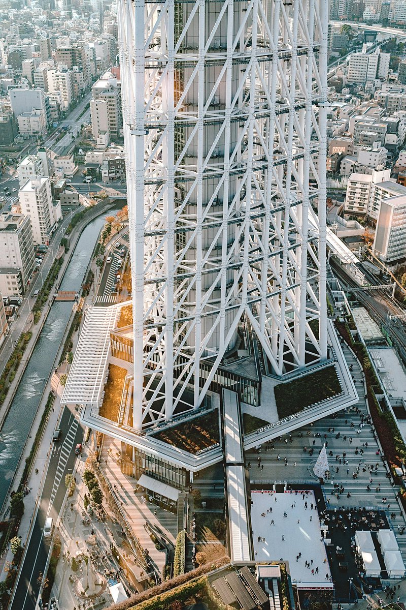 展望スペースから見る秋のスカイツリー