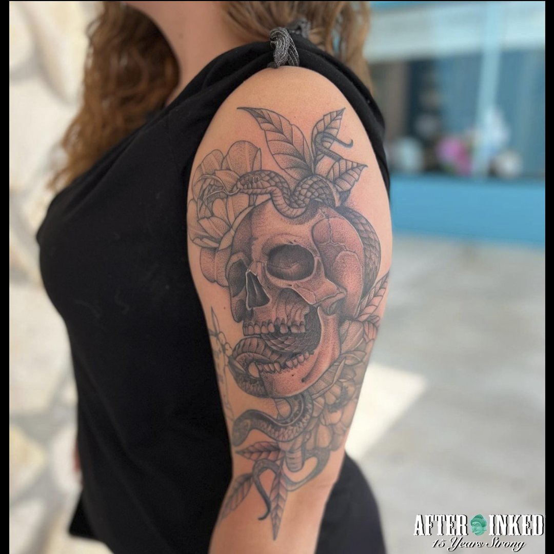 AfterInked's tweet photo. Face your fear and grow faith in your abilities! #FearlessFriday #FictionFriday #FollowFriday #FF #FridayFun #afterinked #proudusers #formulatedforperfection #afterinkedeveryday #tattooaftercare #vegan #skull #skulltattoo #calaveratattoo #honeyb_fineart #cypressinkstudios https://t.co/4pPFU9nxbR