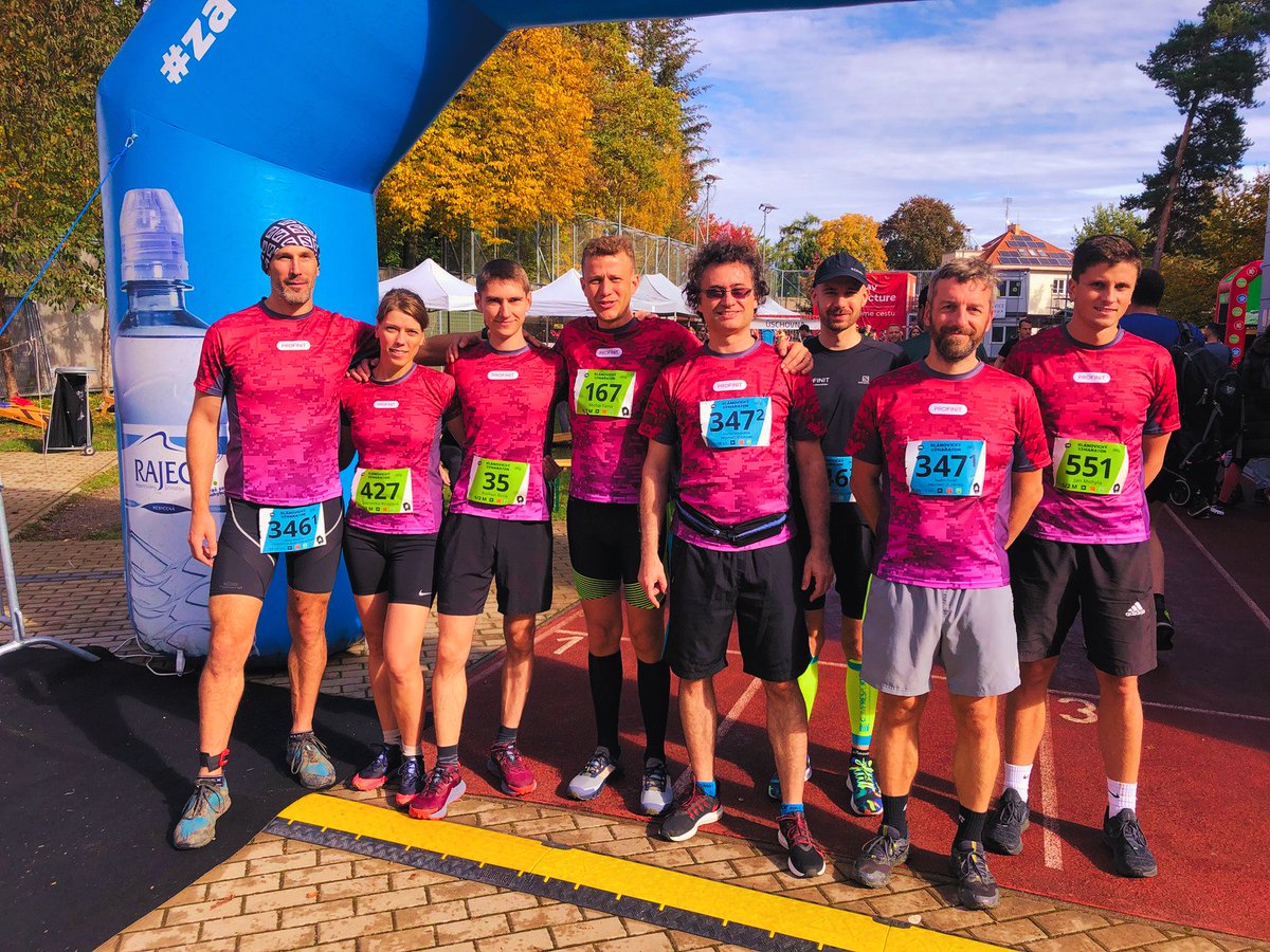 Profinit_EU's tweet photo. 👏 Velká gratulace našemu štafetovému týmu „PROFINIT: Hungry for Victory“ ve složení Miloš Madron & Rado Hricov, kteří s časem 01:25:30 🥇vyhráli štafetu Klánovického terénního půlmaratonu 2022! #TeamProfinit https://t.co/TLY8WSLb6t