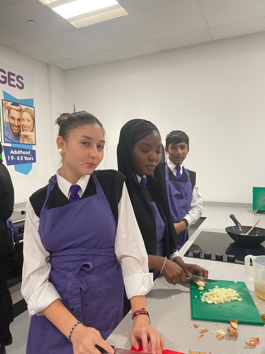 ActToan's tweet photo. The year 11s were finally able to have a practical after weeks of asking, “Miss when are we going to do a practical.” 

On todays menu was Chicken Jambalaya and after much confusion on what that was they were able to make it and taste it!

Proud of you all!! 👊🏽😊😊

#teamwork https://t.co/UcEIDmwnqw