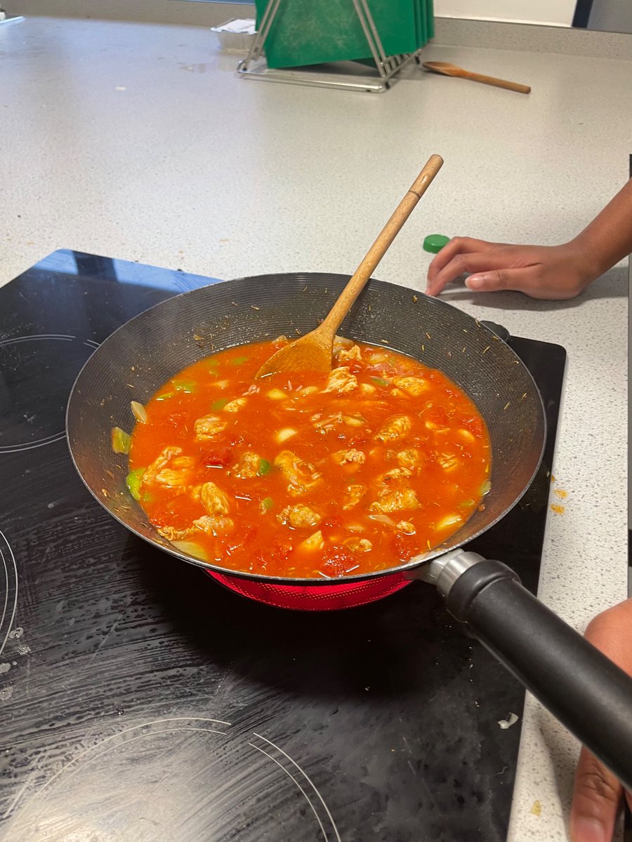 ActToan's tweet photo. The year 11s were finally able to have a practical after weeks of asking, “Miss when are we going to do a practical.” 

On todays menu was Chicken Jambalaya and after much confusion on what that was they were able to make it and taste it!

Proud of you all!! 👊🏽😊😊

#teamwork https://t.co/UcEIDmwnqw