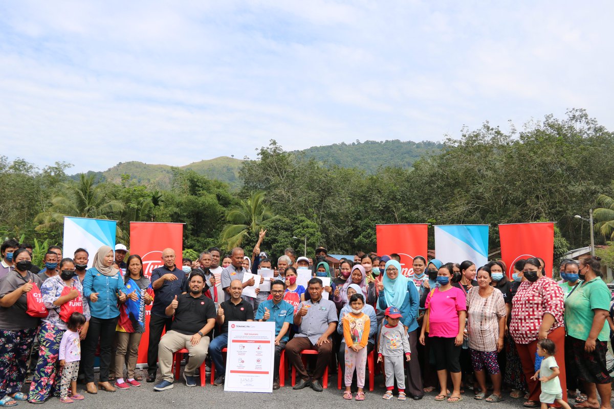 TuneProtect's tweet photo. Yesterday, our TPM CEO & Chief Governance Officer visited Kampung Orang Asli Sri Broga to handover Perlindungan Tenang PA Care insurance certificate to the orang asli ✨
We're glad to working together with JAKOA and also the Tok Batins of Kampung Sri Broga 🙌🏻
#PACare #CSR https://t.co/vpnGoT21I4