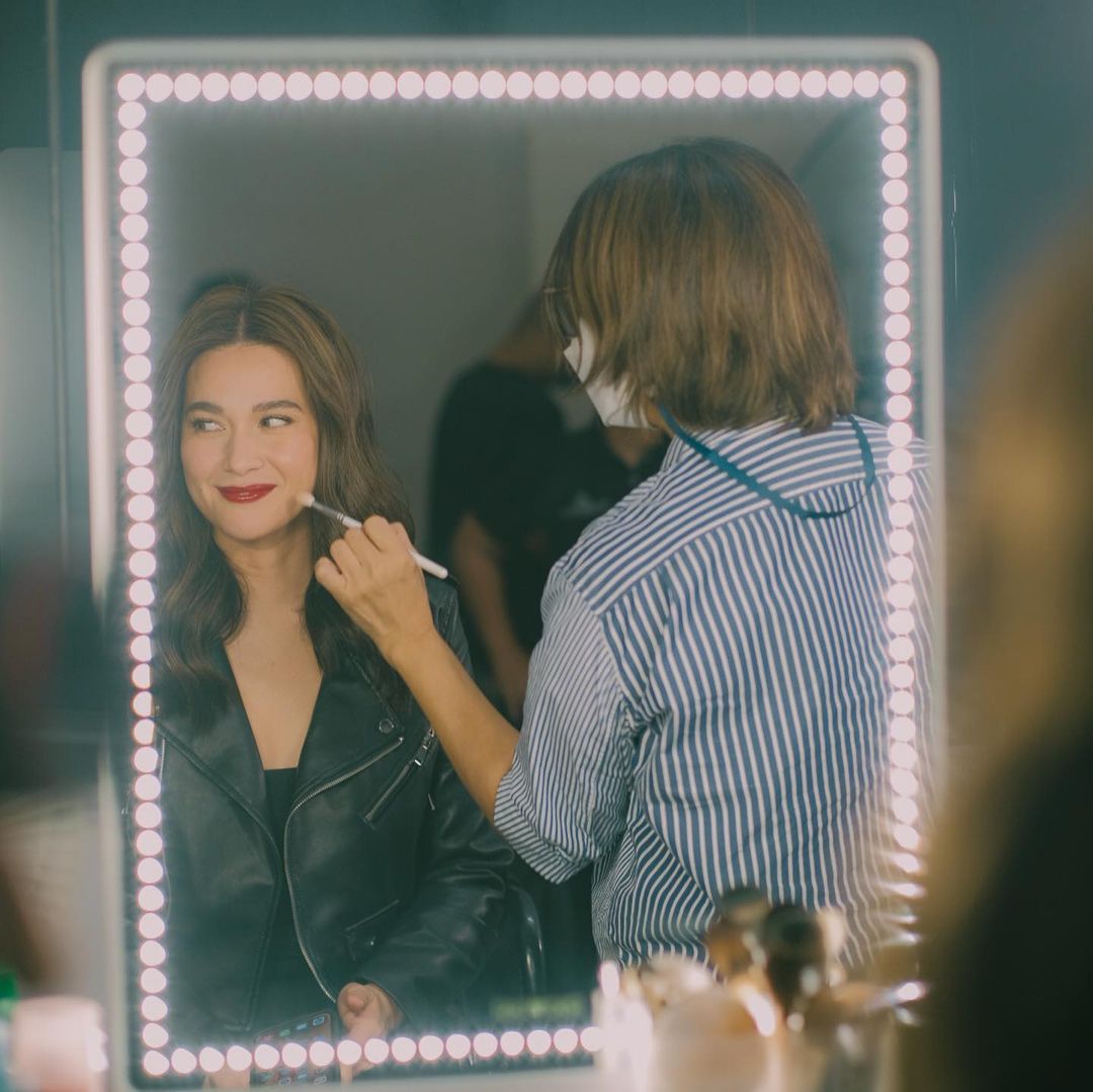 BeiAlonzo's tweet photo. Exclusive behind-the-scenes photos of the collab between Ms. Bea Alonzo and Tanduay Select, the young pros’ new-age rum.
#TanduaySelect #TakeYourShot #BeaAlonzo #BlackPeakHypermedia https://t.co/9NLYvQqYWT