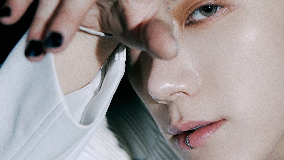 teebangcare's tweet photo. จิวจมูก จิวปาก ถ้านี่ไม่ใช่พลงวันเกิดที่เผ็ดที่สุด #TEN_Birthday https://t.co/Is37QLuPHL