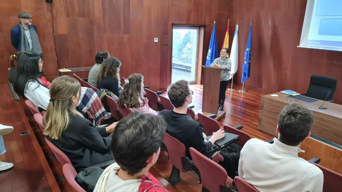 fccxxt's tweet photo. Onte tivemos a sesión de presentación do #ClubDeDebate 2022-23 da #FCCXT e foi todo un éxito! 👏👏

Gustaríache participar e formar parte desta experiencia?💭

📩Se estás interesada/o todavía podes inscribirte, envía un correo a xmpacho@uvigo.es

#debate #oratoria #VivoUVigo https://t.co/WJqgWv2RBx