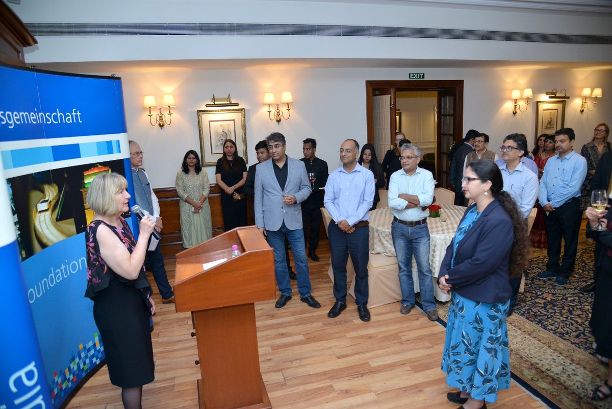 15 years of #DFG in #India!🎉🎂 Exchanging new ideas & enabling new endeavours for the future #research collaboration between India and Germany: This was it about when DFG's Secretary General Heide Ahrens invited #scientists and #funders to celebrate our presence in New Delhi.