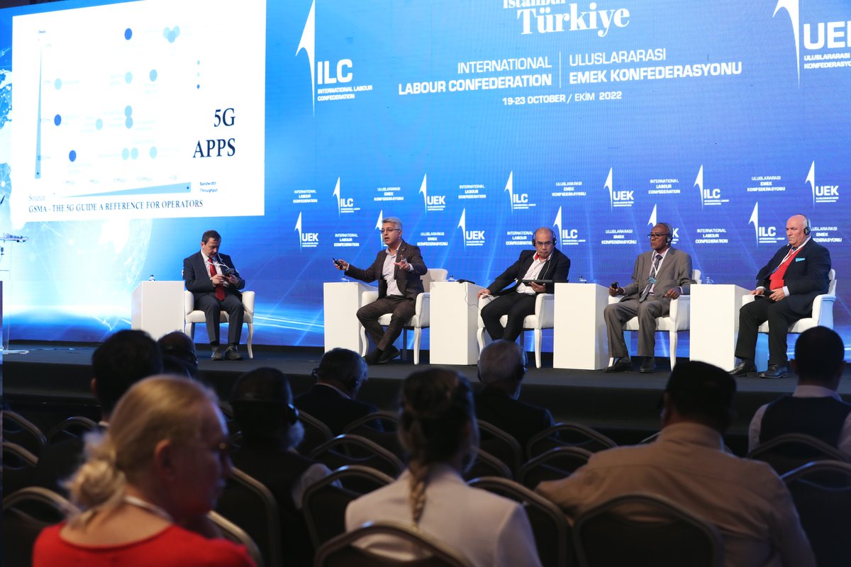 'Emek Beşten Büyüktür' İstanbul'da gerçekleştirilen Uluslararası Emek ve Dayanışma Kongresi, @mtgundogan'ın moderatörlüğünde 'Küresel Kriz, Emeğin Geleceği' başlıklı panelle devam ediyor.