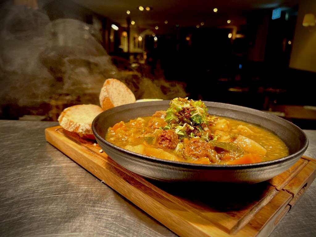 The_SuffolkArms's tweet photo. Just the ticket on a day like today…. Classic homemade pub Irish Stew
#winterwarmers #winterpub #cheltenhampub #bestpubgloucestershire2021 https://t.co/lIwwUykw8T