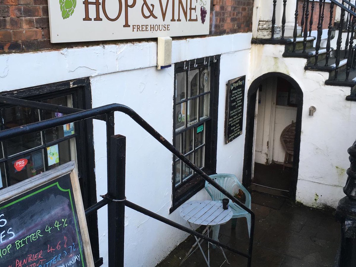 “Love beer for a reason, let the reason be….. “ Please complete the lyric with suitable humour 😉 If you are heading to the #osmonds musical at the @NewTheatreHull , the Hop and Vine bar is only a couple of minutes walk away. 🍸 🍷 🍻