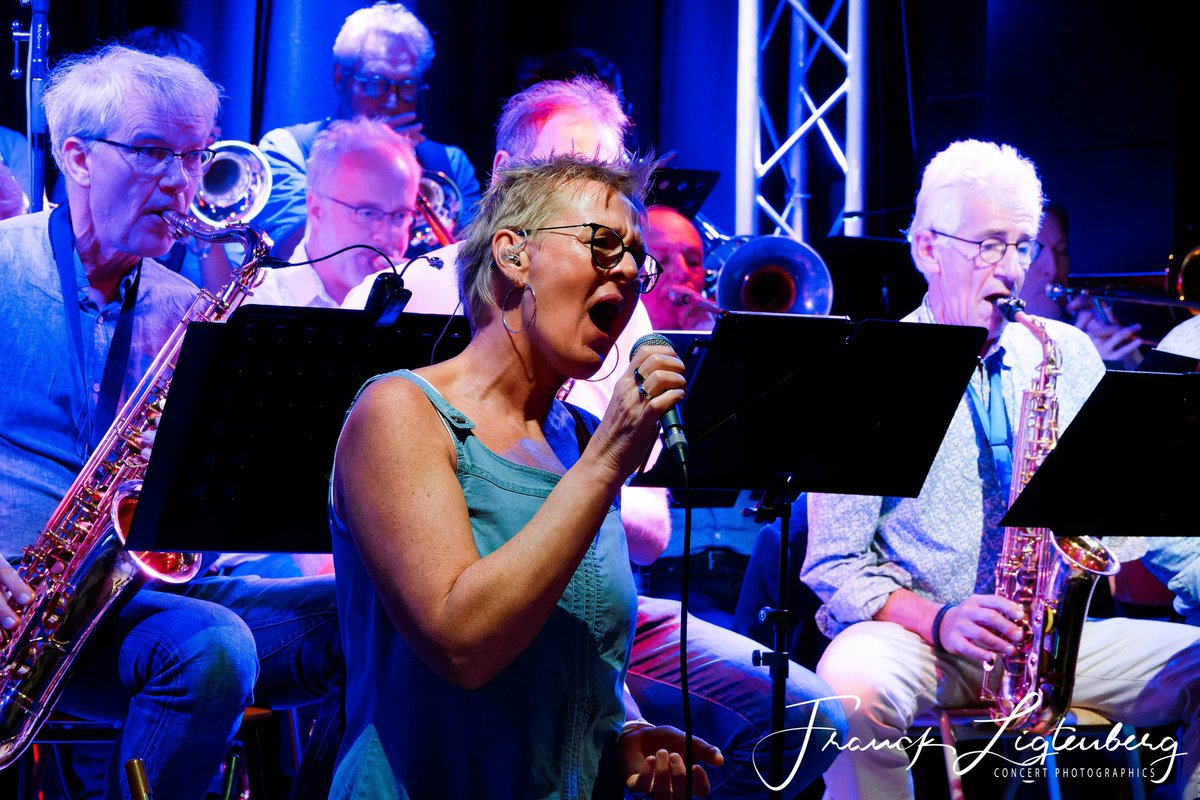 FranckLigtPics's tweet photo. Little Impression of ......De Hanzestadband .. Live at De Hip Deventer

#tour #musicians #musiclife #stage
#festival #concertphotography #popmusic #vocals  #gig  #liveband #liveperformance #dehipdeventer #dehip #hanzestadband #deventer https://t.co/syCxhVycJi
