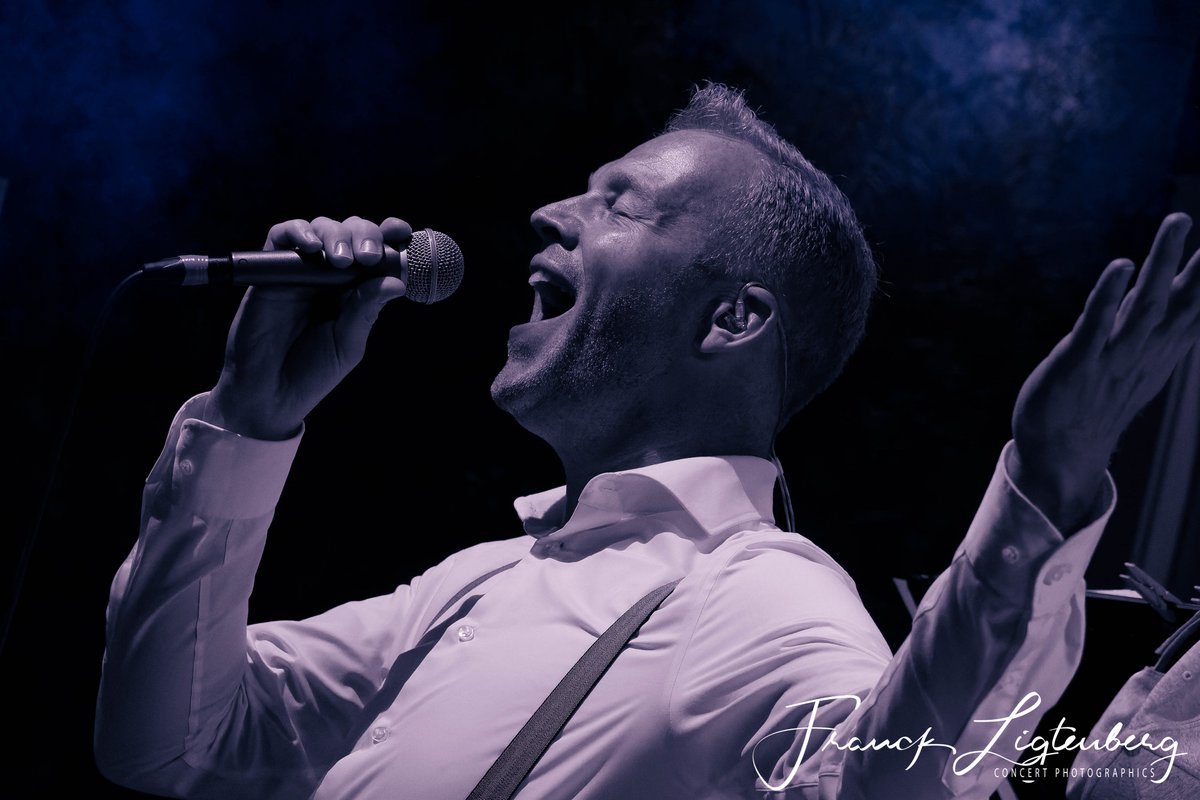 FranckLigtPics's tweet photo. Little Impression of ......De Hanzestadband .. Live at De Hip Deventer

#tour #musicians #musiclife #stage
#festival #concertphotography #popmusic #vocals  #gig  #liveband #liveperformance #dehipdeventer #dehip #hanzestadband #deventer https://t.co/syCxhVycJi