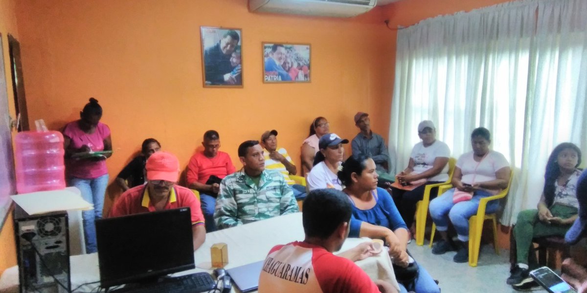 updiflorida12's tweet photo. Misión Ribas Guárico Municipio Chaguaramas presente en la orientación de los representantes del ministerio de poder popular para la agricultura dónde dieron su exposición sobre mi clap productivo con la presencia de Óscar Martin y Carmen Martin encargada de la fundación CIARA https://t.co/5kHlGnGZ6W