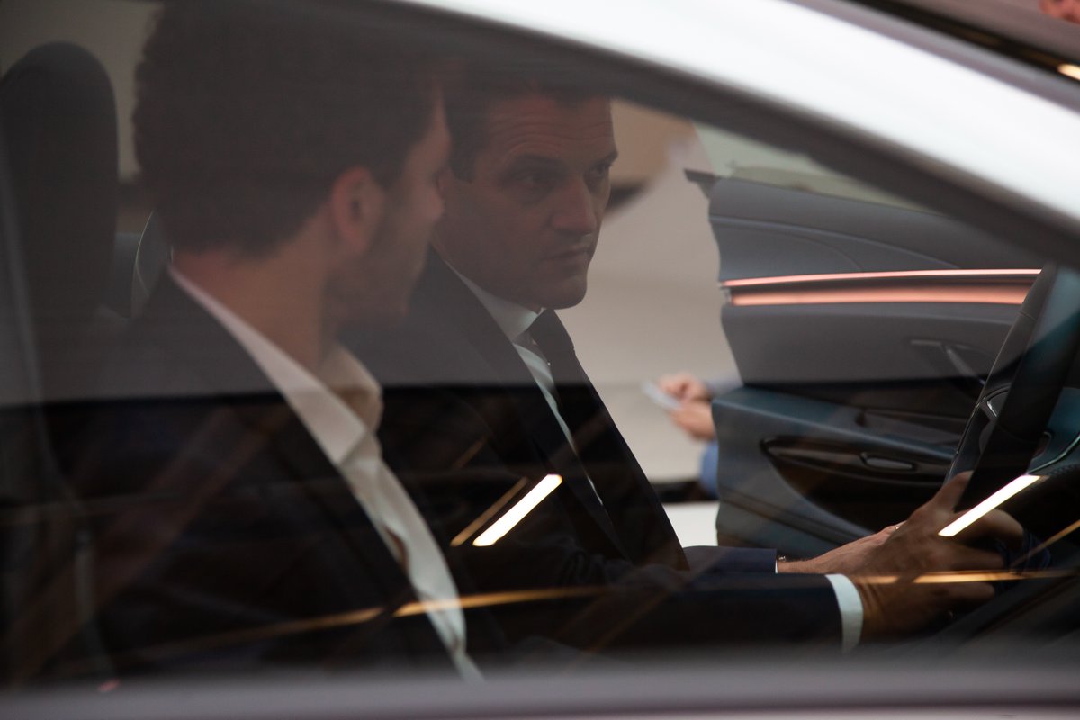 J'adresse tous mes remerciements aux équipes de @PlasticOmnium, premier partenaire stratégique à avoir rejoint le projet et symbole de l'excellence industrielle française. 

Ravi d’avoir pu accueillir sur notre stand son CEO Laurent Favre, lors de ce <a href="/mondialdelauto/">Mondial de l'Auto - Paris</a>.