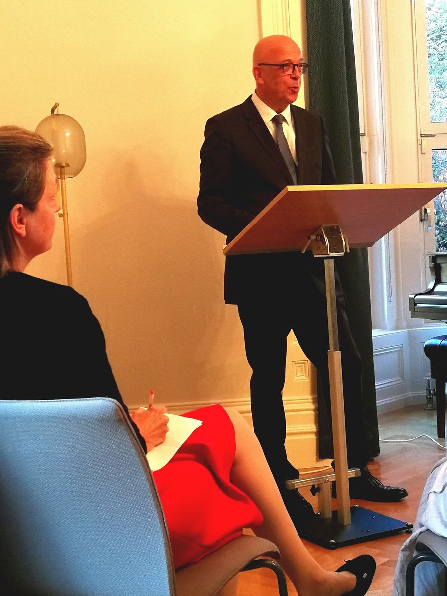 MOConnell07's tweet photo. Refugee Scholars theme of reception last pm by Ambassador Cord Meier-Klodt @BotschaftDublin for #Humboldt Association of Ireland. Plight of these scholars &amp; programs to help them &amp; their families by @AvHStiftung &amp; Scholars at Risk Europe highlighted @scholarsatrisk #MSC4Ukraine https://t.co/FTzdHC2HjX