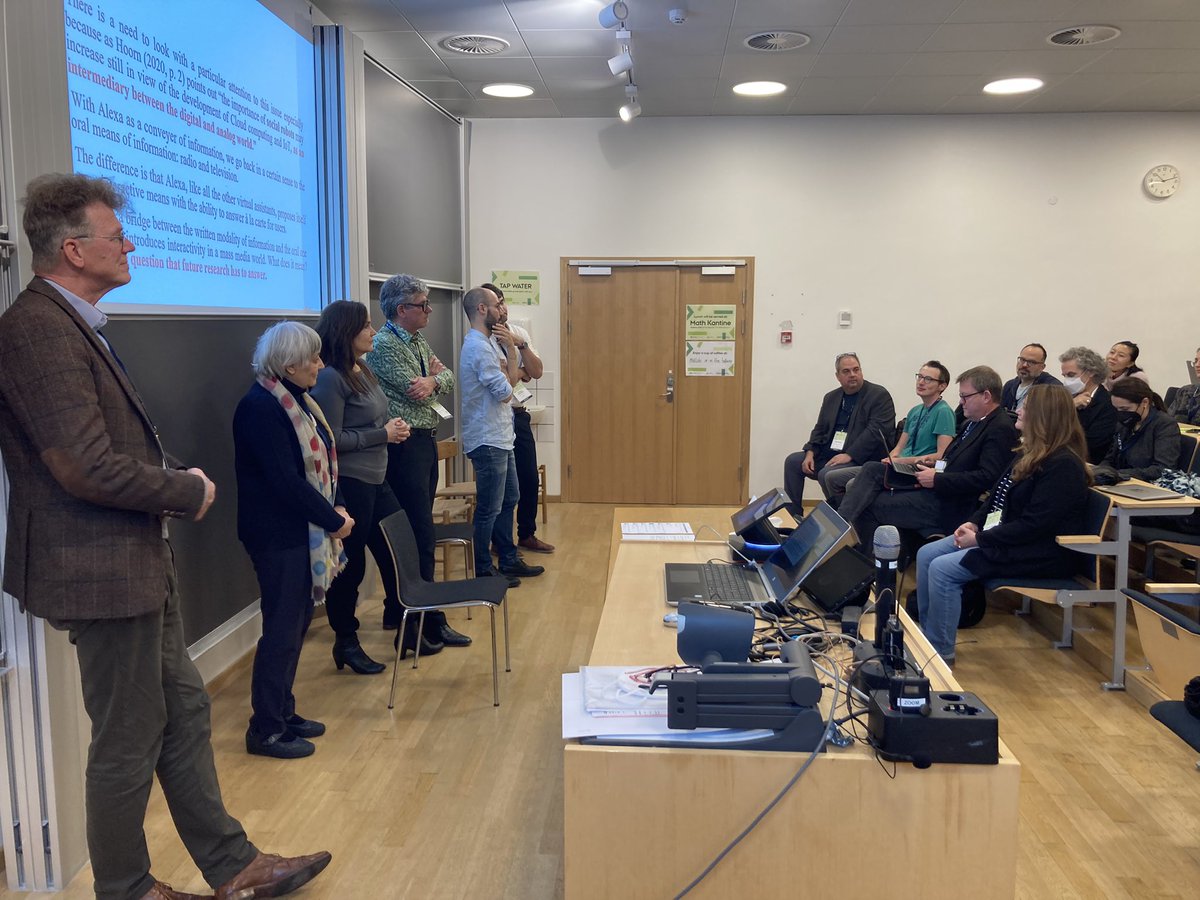 Caja Thimm tweet media