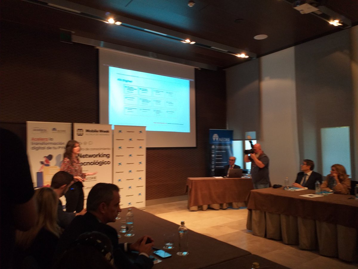 aedhe's tweet photo. Celebramos junto con @caixabank el #Networking de empresas tecnológicas dentro del marco de la 
@mWeek_Alcala #MobileWeekAlcalá @AytoAlcalaH #AceleraPymeAEDHE https://t.co/42RGISZwMn