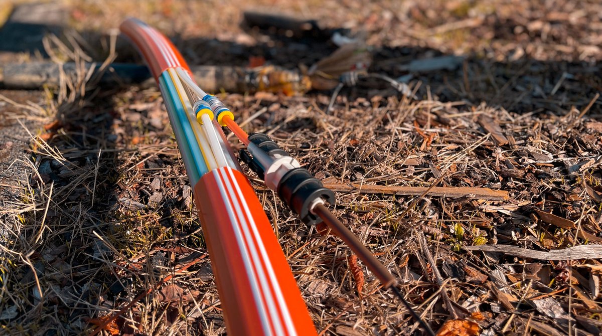 telekomnetz's tweet photo. #Glasfaser für #Berlin #Charlottenburg, #Marzahn &amp; #Neukölln. Rund 43.800 Haushalte &amp; 2.700 Unternehmen können angeschlossen werden. #Gigabit-Geschwindigkeiten möglich. Informieren, registrieren oder vorbestellen auf https://t.co/yN09wpk3bT. #DasNetz #Telekom #Glasfaseristmagenta https://t.co/DCYGKdyyYG