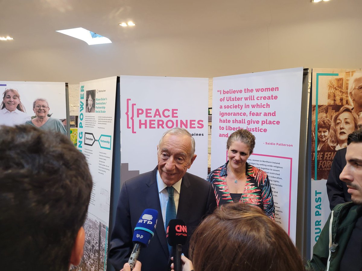 HerstoryIreland's tweet photo. Portuguese President Marcelo Rebelo de Sousa visited Herstory’s #PeaceHeroines exhibition at @GlencreeCentre yesterday &amp; conversed w/ peace heroine Joanne Fitzpatrick (@peaceplayers) &amp; @TreacyOC , Herstory board member.
https://t.co/OaWjTumbp4 https://t.co/zU4ZSG1Hic