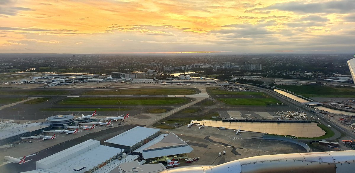 CherScheff's tweet photo. Sundown
#Inflightpics https://t.co/K4pkzlfnEW