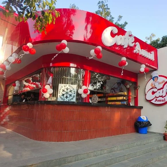 Amul_Coop's tweet photo. Hon. CM of Gujarat, Shri Bhupendra Patel inaugurated #Amul Cafe at Science City Ahmedabad.
Amul Cafe will serve a wide range of food and beverages made from Amul products. @CMOGuj @Rssamul @Jayen_Mehta https://t.co/9FZoCPuDF7