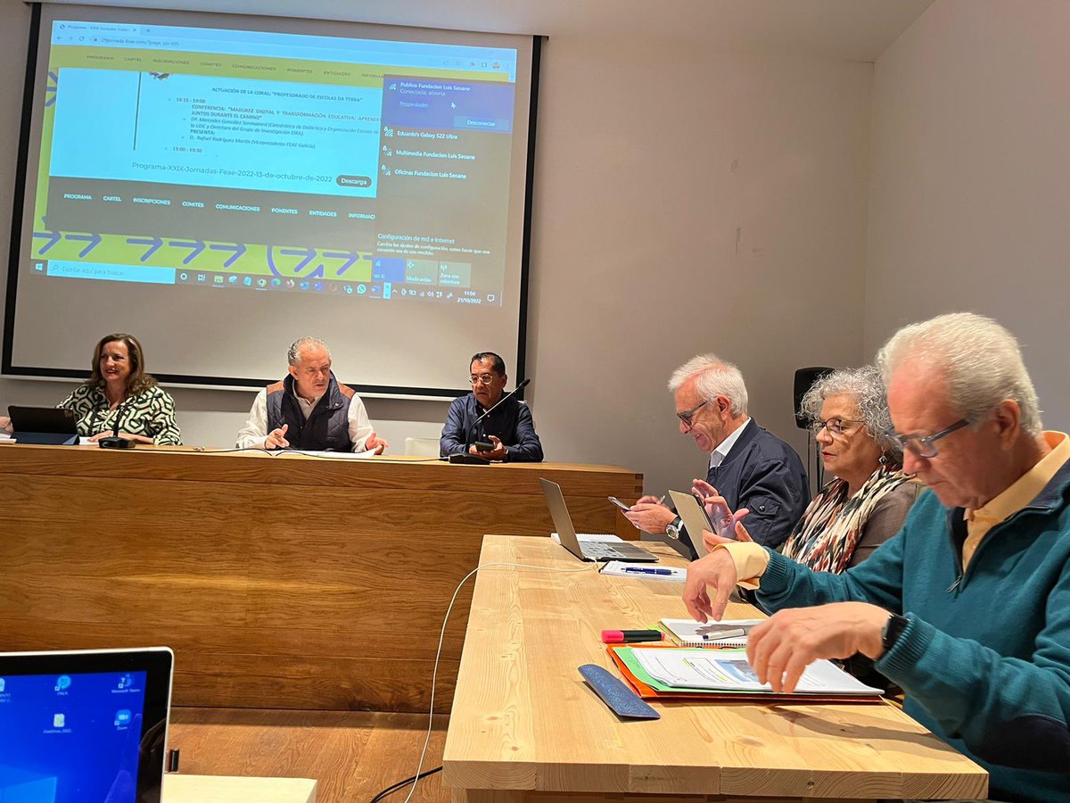 FEAEeducacion's tweet photo. Reunión del Consejo General del FEAE. Coincidiendo con la celebración de las XXIX Jornadas estatales en A Coruña se celebra la reunión de los representantes de los Foros territoriales junto con Emilio Veiga y los miembros de la Junta Directiva. https://t.co/JfiEQm1A7D