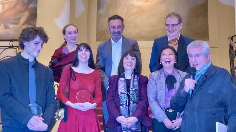 ClaireVisentini's tweet photo. Encore une belle soirée hier soir au @TCEOPERA avec la remise du prix Georges Bizet, dédié au livre de danse et d’opéra ! Les lauréats sont Hugo Marchand (« Danser », @EditionsArthaud) et Hervé Lacombe (« Histoire de l’opéra français », @EditionsFayard) #mecenatCDC https://t.co/72DUaMJX0o