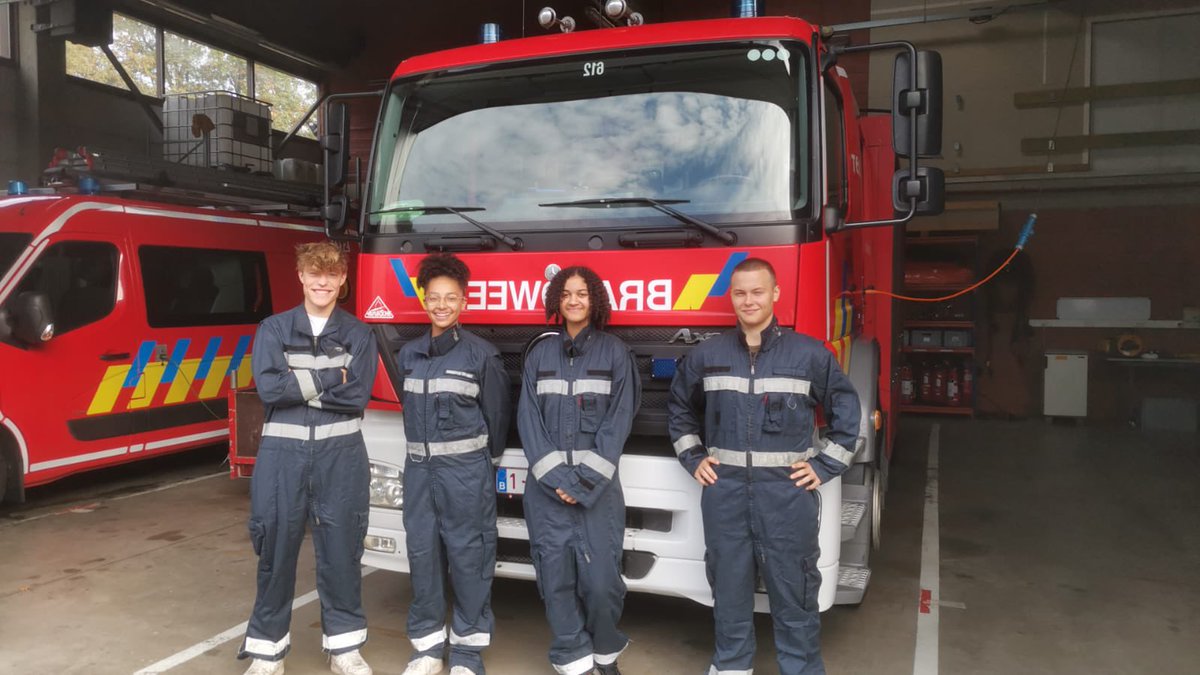 netw_BW's tweet photo. Ook bij onze hulpverleningszones staken jongeren de handen uit de mouwen in het kader van #youca22. 

Fijn initiatief en ongetwijfeld een leuke kennismaking met wat de brandweer te bieden heeft! #youthforchangeandaction #youca https://t.co/DfX5OsIoRt
