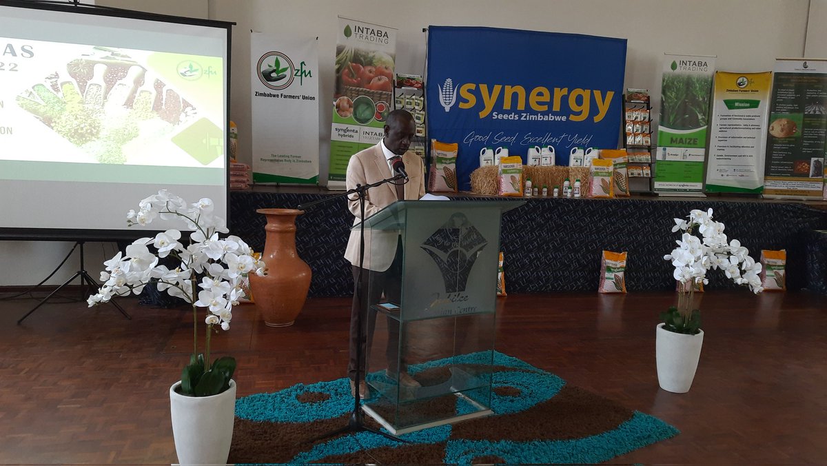 TeeJayGrand's tweet photo. "#FAO recognises that this next generation holds the key to the future, young people have the energy to drive positive change,"
Deupty @faosfsafrica representative in Zimbabwe 🇿🇼, Louis Muhigirwa.
#ZYAS2022
#YoungFarmers
#ZFU https://t.co/wKlFHc9Pbe