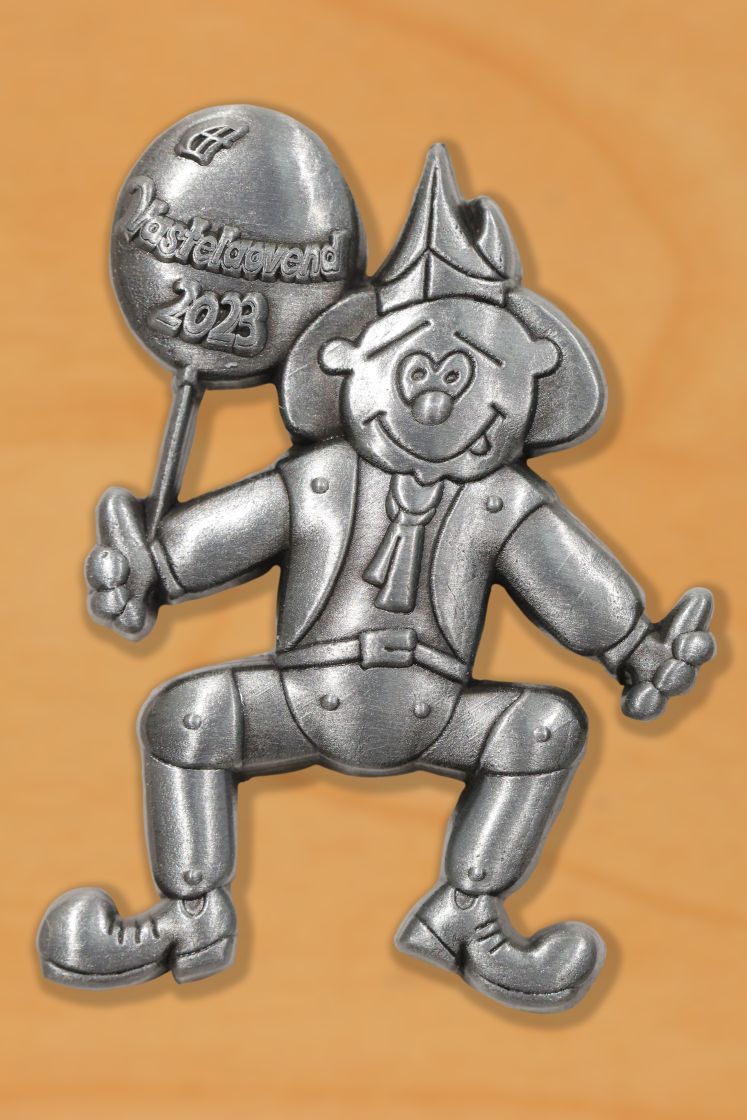 D'n Opstaeker 2023 is ein ôntwerp van Peter van 't Hof oét Aarse. Laes miër in 't niejsberich: jocusvenlo.nl/niejs/3614-d-n…