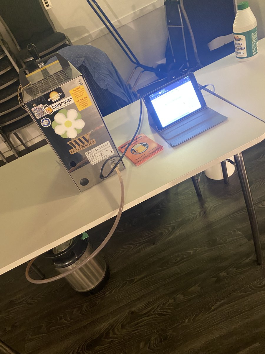 Min bror och jag vann guld i folkets val på höstölsträffen i Stockholm i lördags med vår imperial stout Därk Söul!

brygglogg.se/recipes/413

#hembryggning