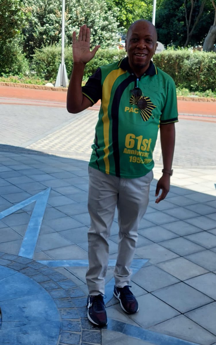 apapooe1's tweet image. #PacFriday
Every Friday we wear @MyPAConline regalia.
Everyday we recruit at least one member to join PAC.

If you are a PAC member or leader, in every PAC meeting, before you speak, boast about how many people have you recruited.

Izwe Lethu!!!