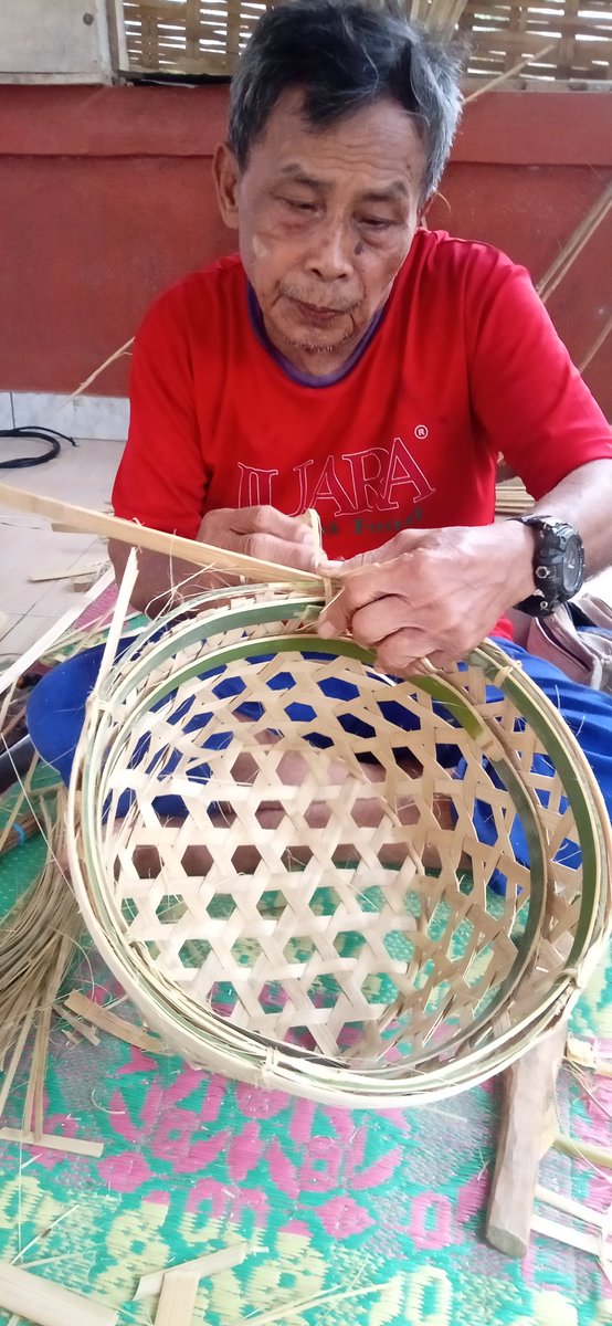 STE_ID's tweet photo. Karajinan ini harus di dukung oleh semua orang untuk meningkatkan ekonomi micro serta bisa mencapai usaha yang relavan baik di golongan globalisasi seperti saat ini maka harus mempunyai integritas tinggi dalam mencapai tingkat usaha. https://t.co/QrtKDQLnDM