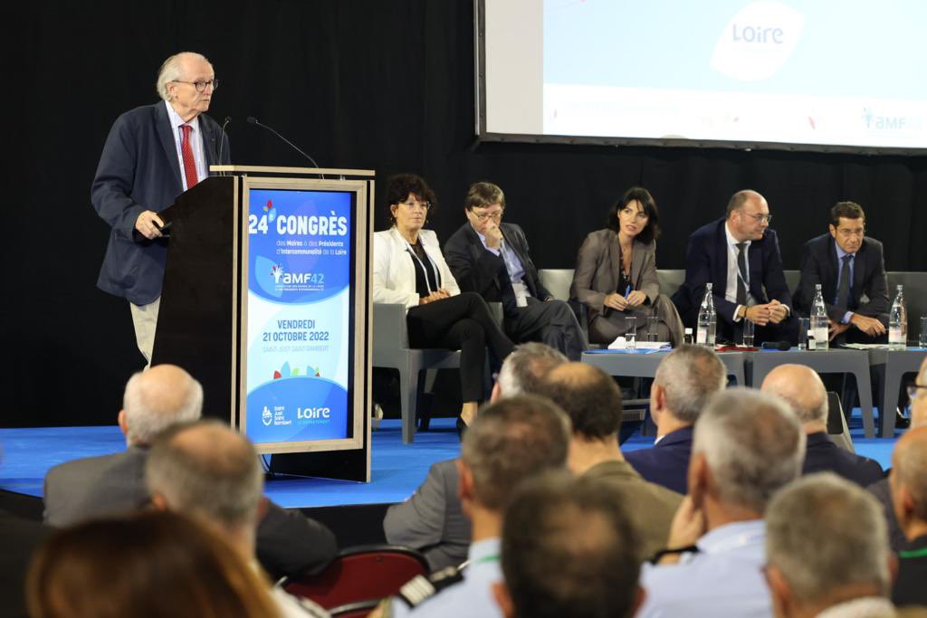 Département de la Loire tweet media